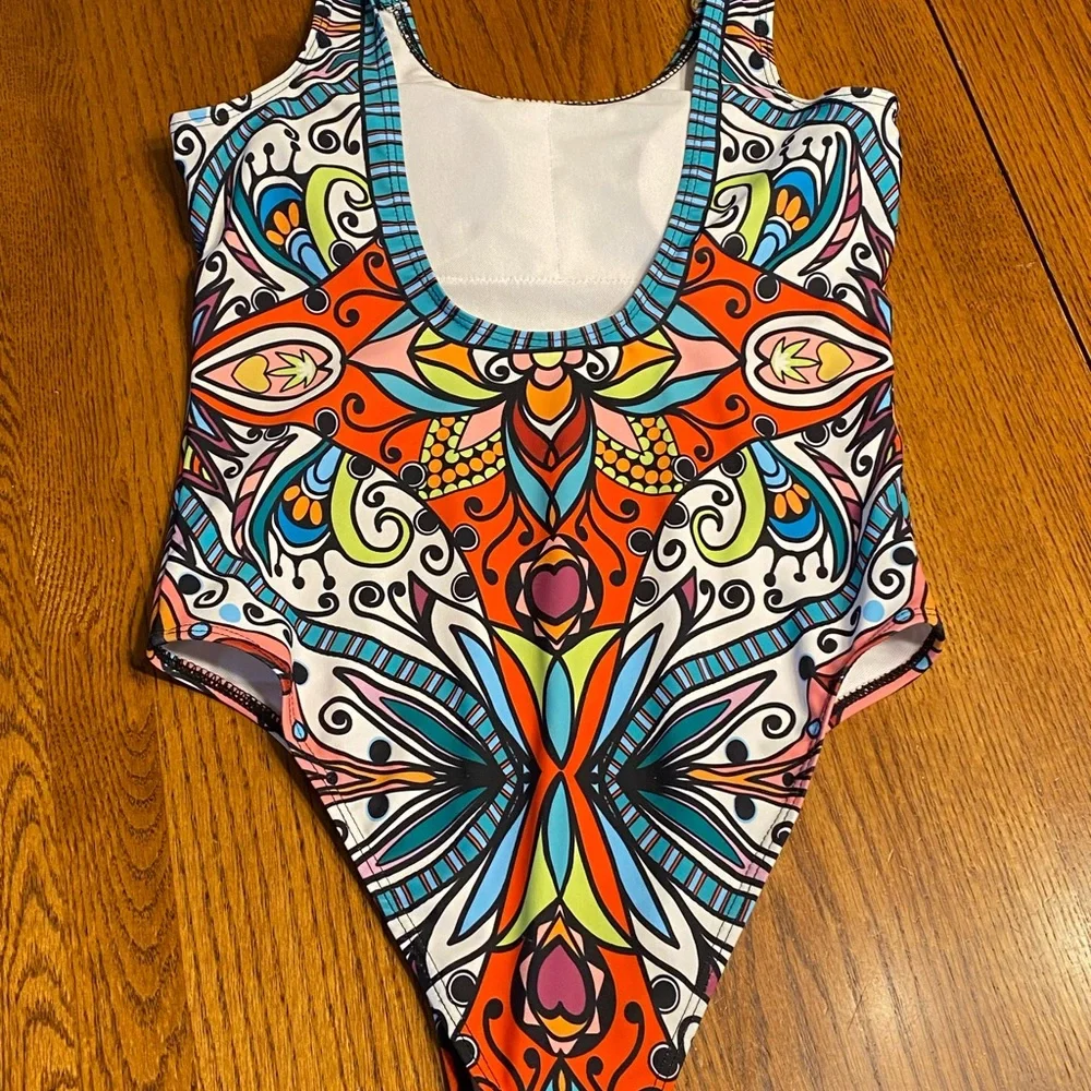 Colorful Chain Strap One Piece Swimsuit - Picture 10 of 16
